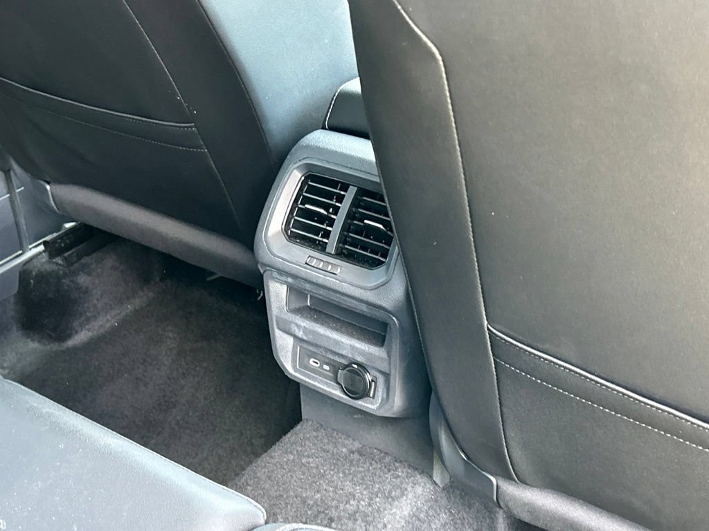 Certified 2023 Volkswagen Tiguan SE FWD image 49