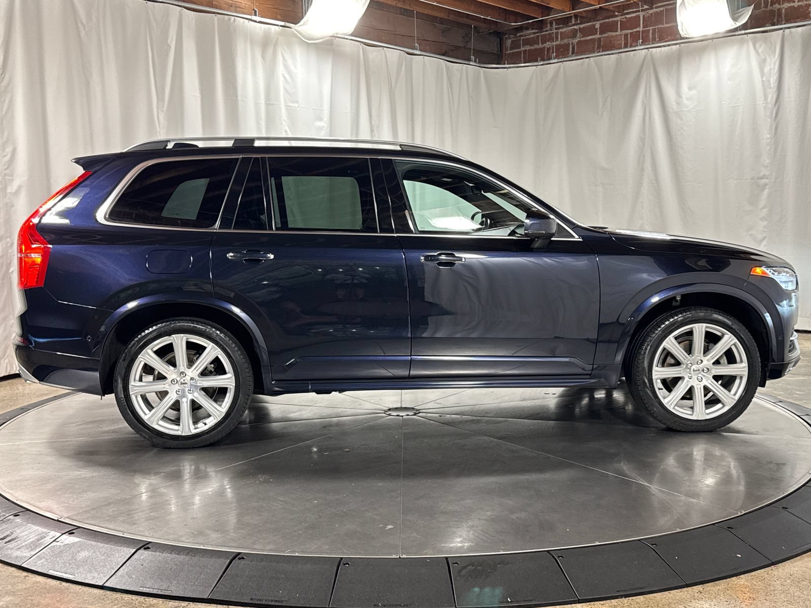 Used 2019 Volvo XC90 T6 Momentum w/ Advanced Package AWD/4WD image 6