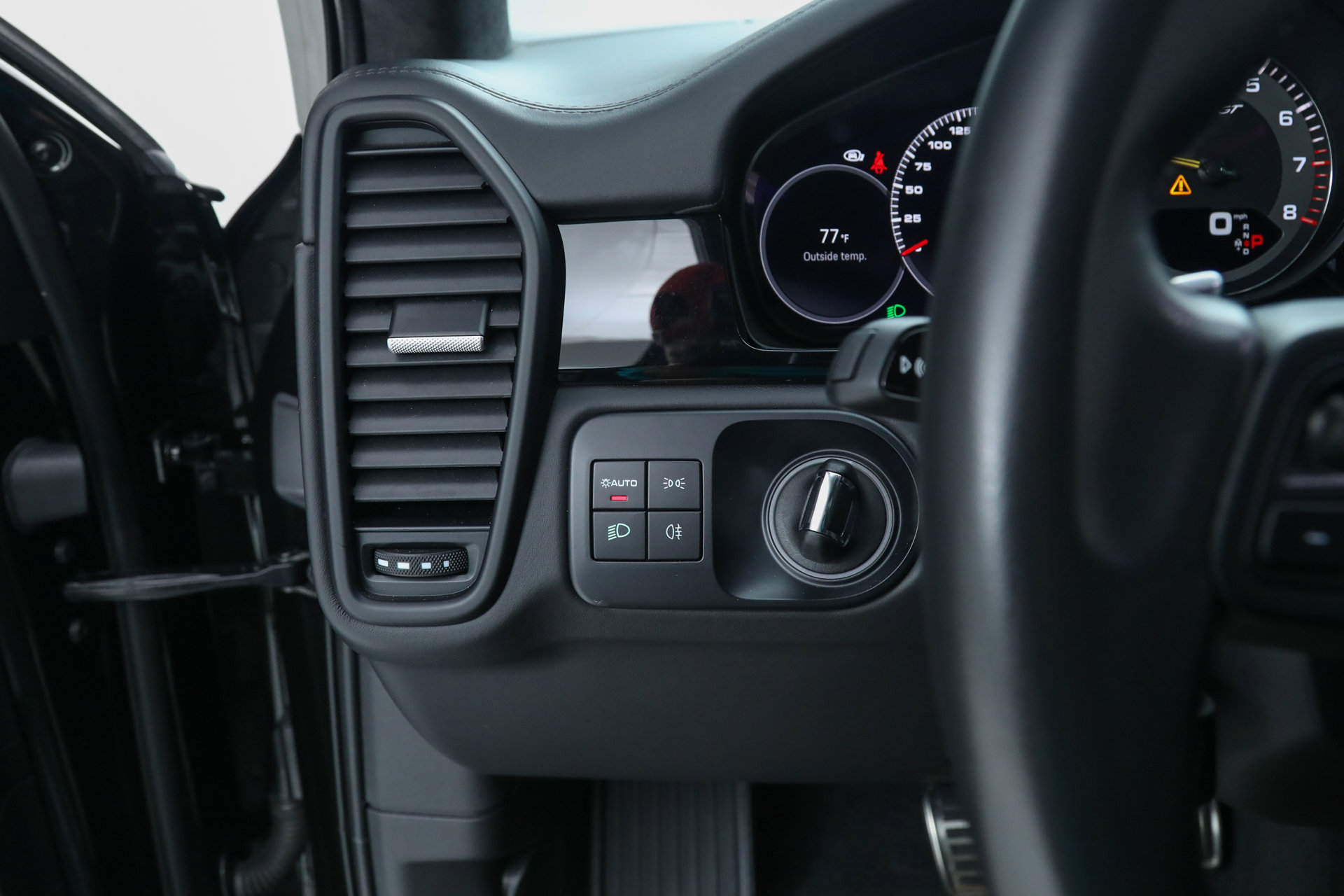 Used 2022 Porsche Cayenne Turbo GT image 27