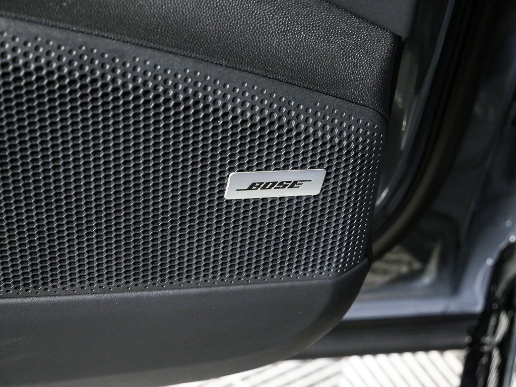 Used 2025 Porsche Macan Turbo Electric image 5