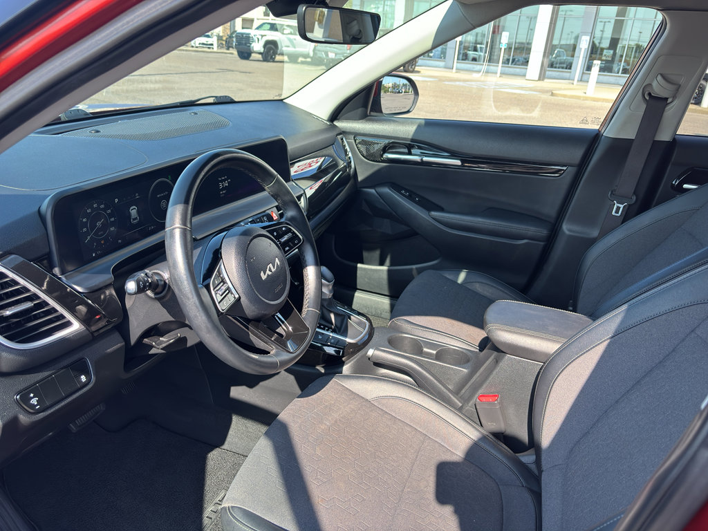 Used 2024 Kia Seltos X-Line image 9