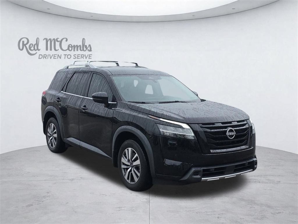 Used 2023 Nissan Pathfinder SL w/ Black Appearance Package FWD image 9