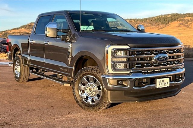 Used 2025 Ford F250 Lariat w/ Chrome Package image 3