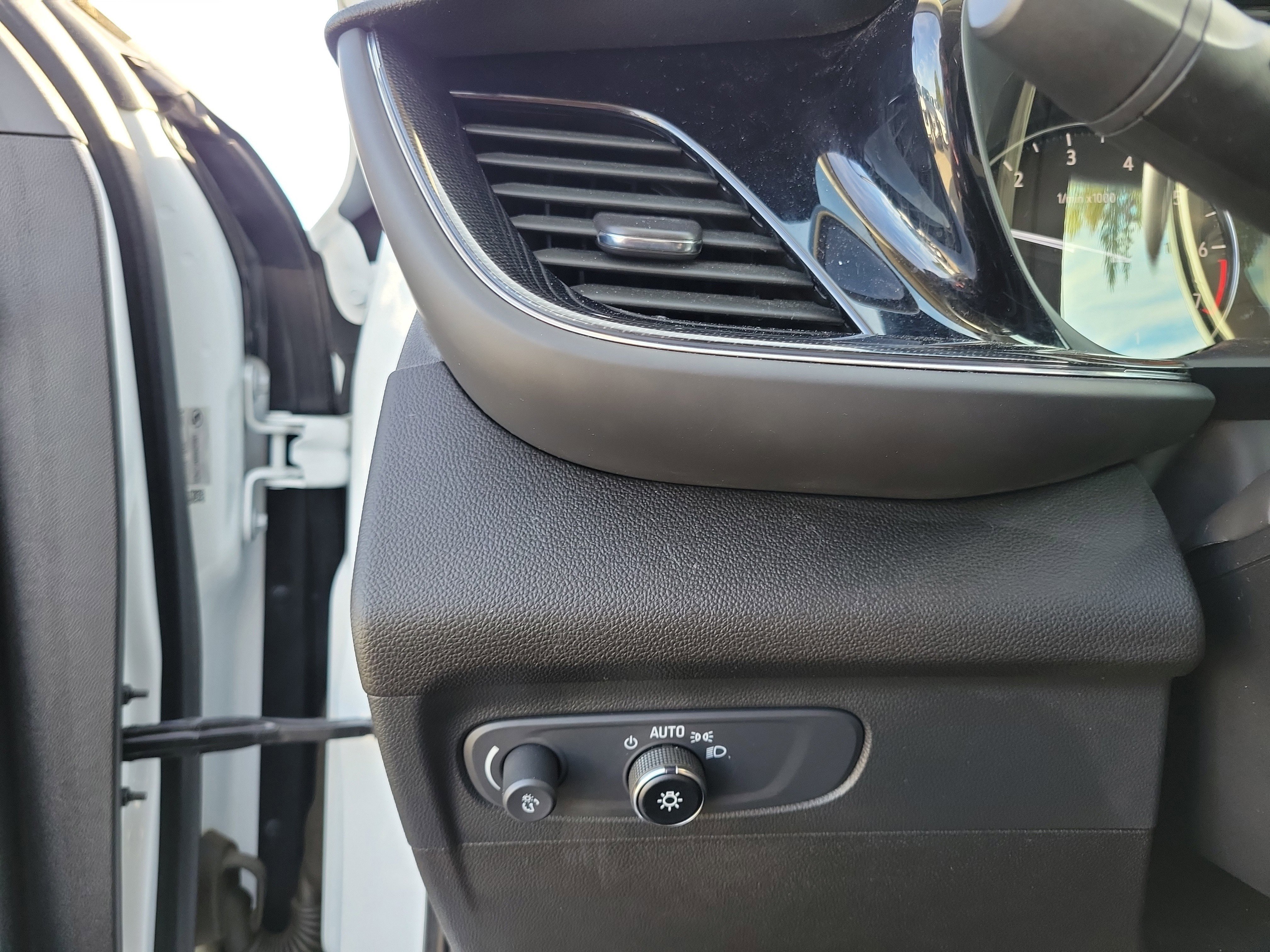 Used 2022 Buick Envision Preferred image 20