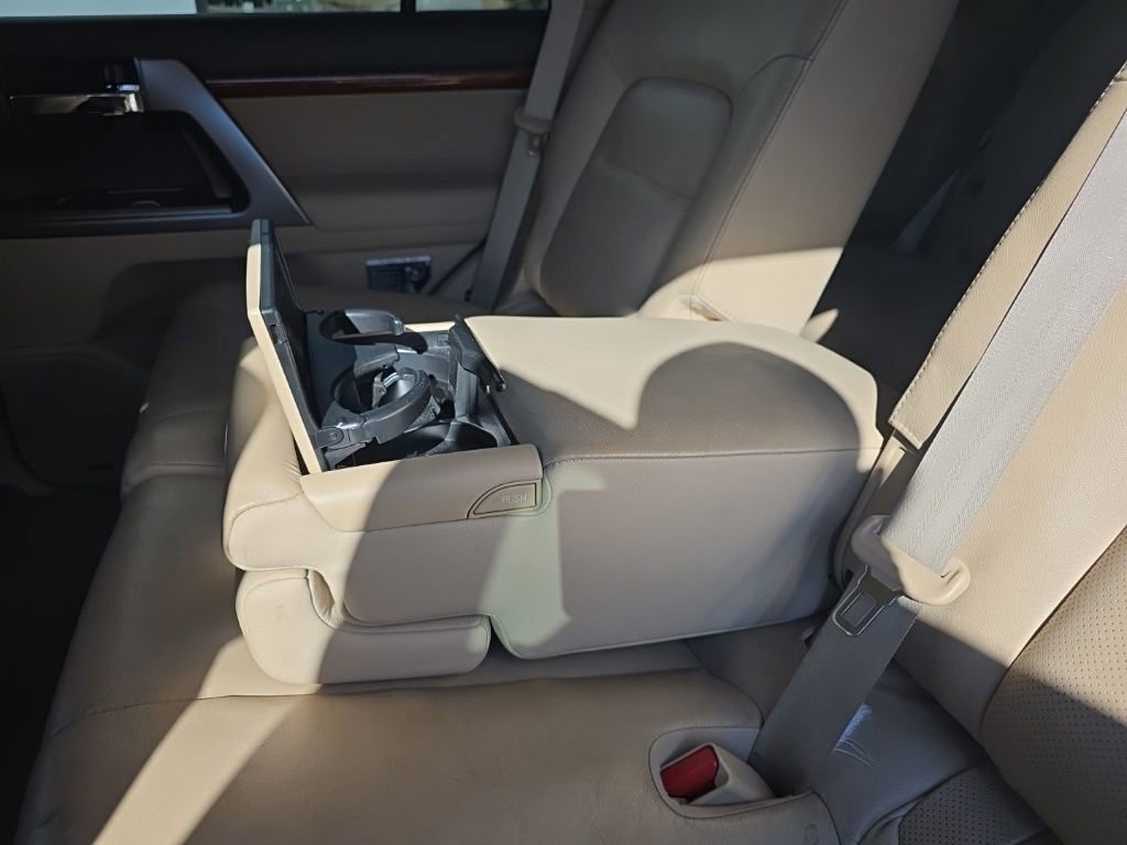 Used 2014 Toyota Land Cruiser image 19