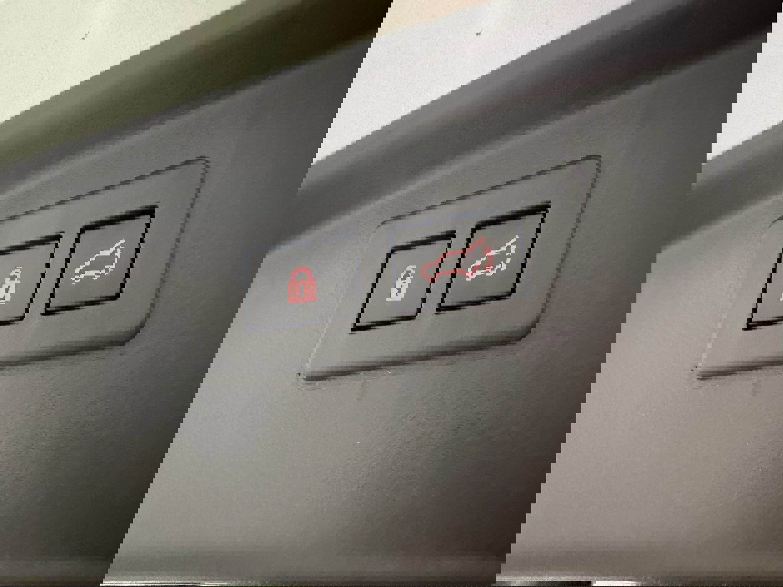 Used 2020 Subaru Outback Premium image 29