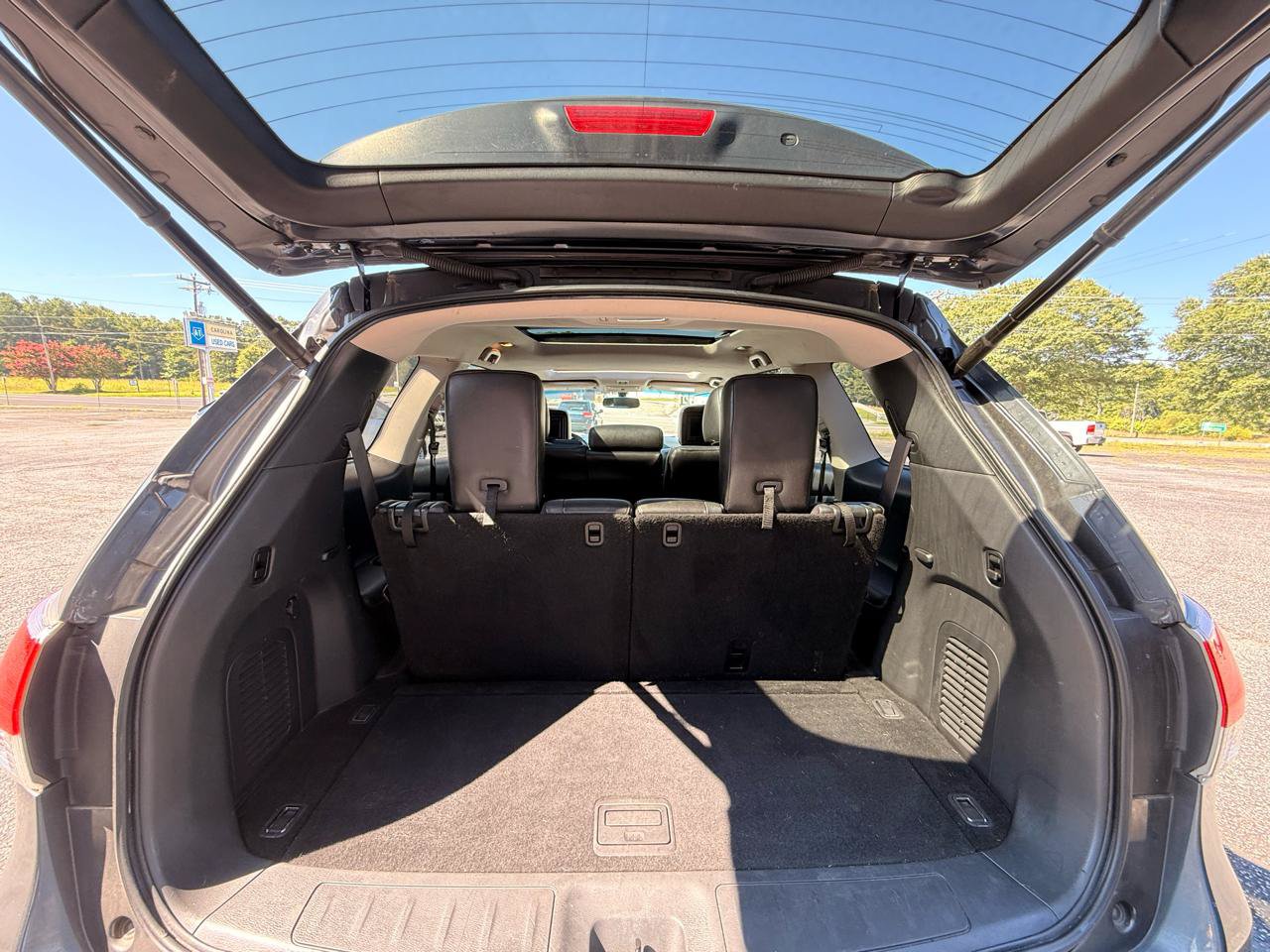 Used 2013 Nissan Pathfinder Platinum w/ Platinum Premium Pkg FWD image 9