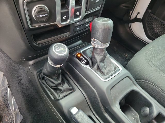 Used 2021 Jeep Wrangler Sport AWD/4WD image 31
