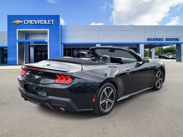 Used 2024 Ford Mustang Convertible RWD image 4