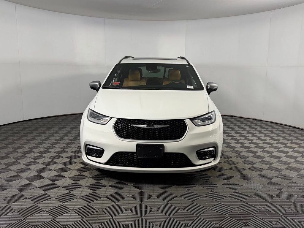 Used 2023 Chrysler Pacifica Pinnacle image 6