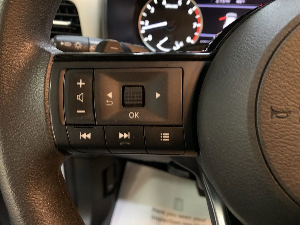 Used 2023 Nissan Rogue SV image 26