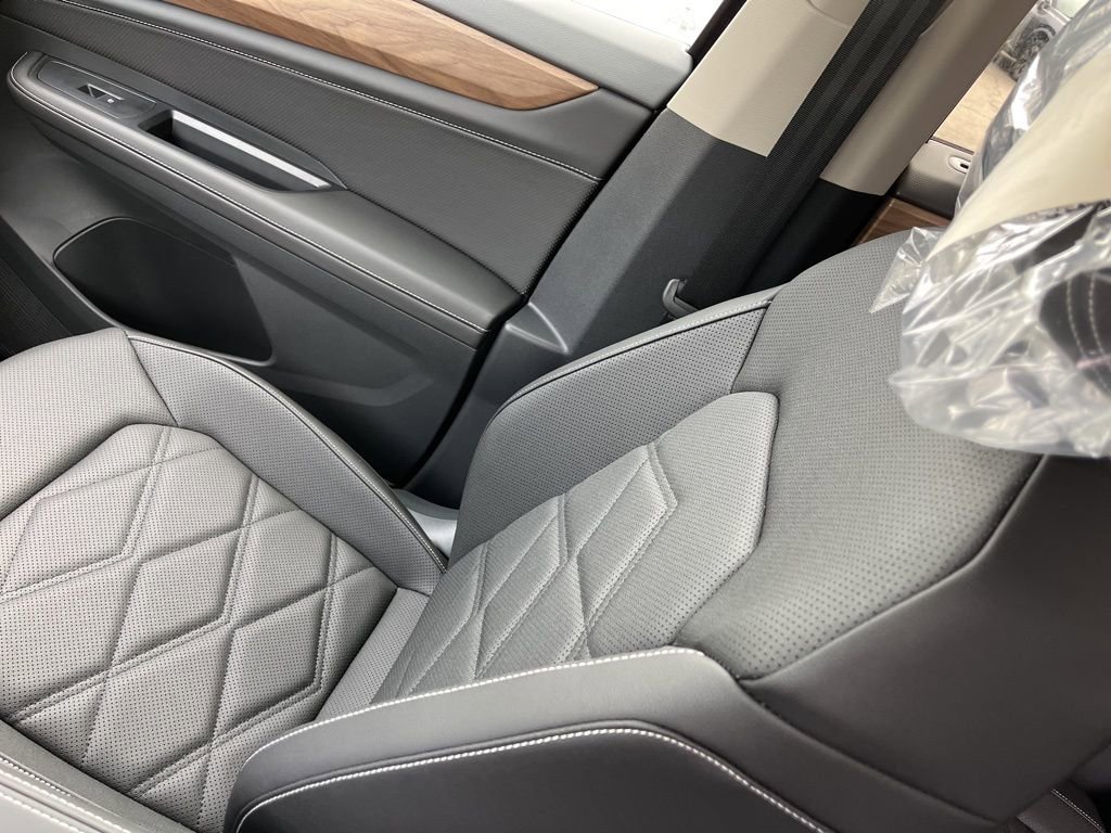 New 2025 Volkswagen Atlas SE AWD/4WD image 18