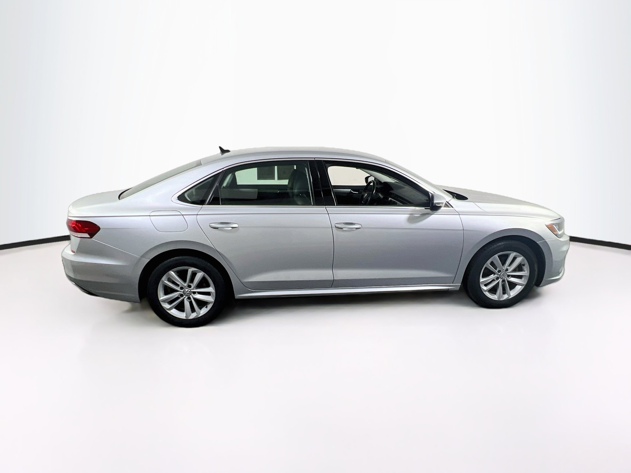 Used 2020 Volkswagen Passat 2.0T SE FWD image 4