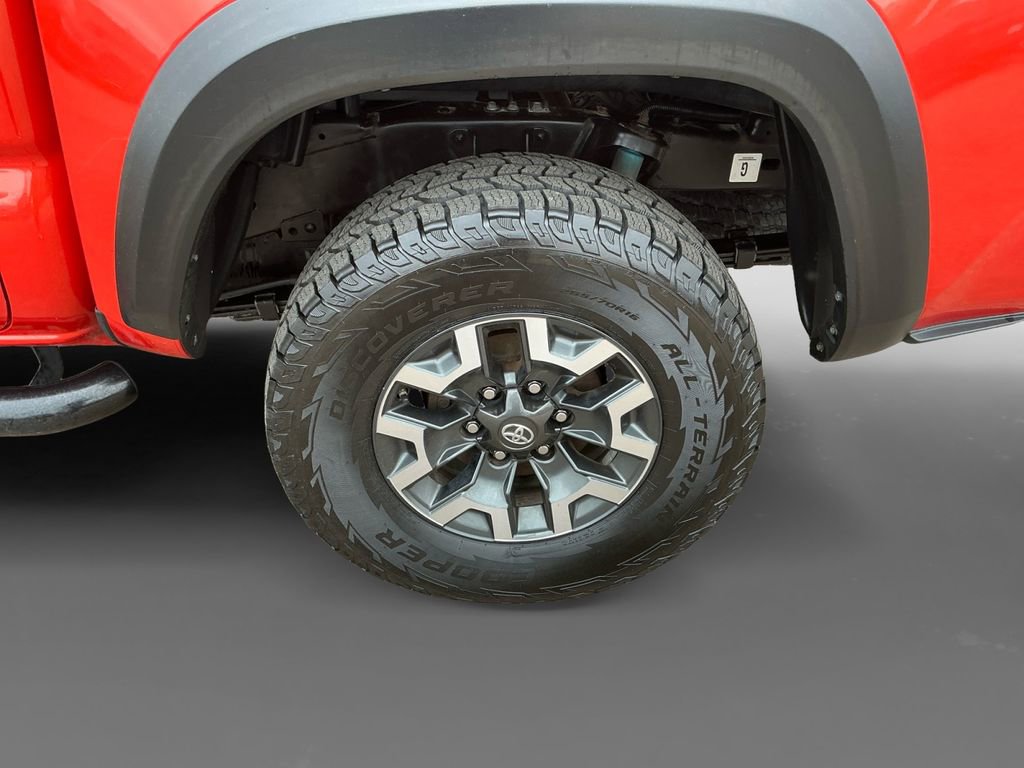 Used 2017 Toyota Tacoma TRD Off-Road AWD/4WD image 14