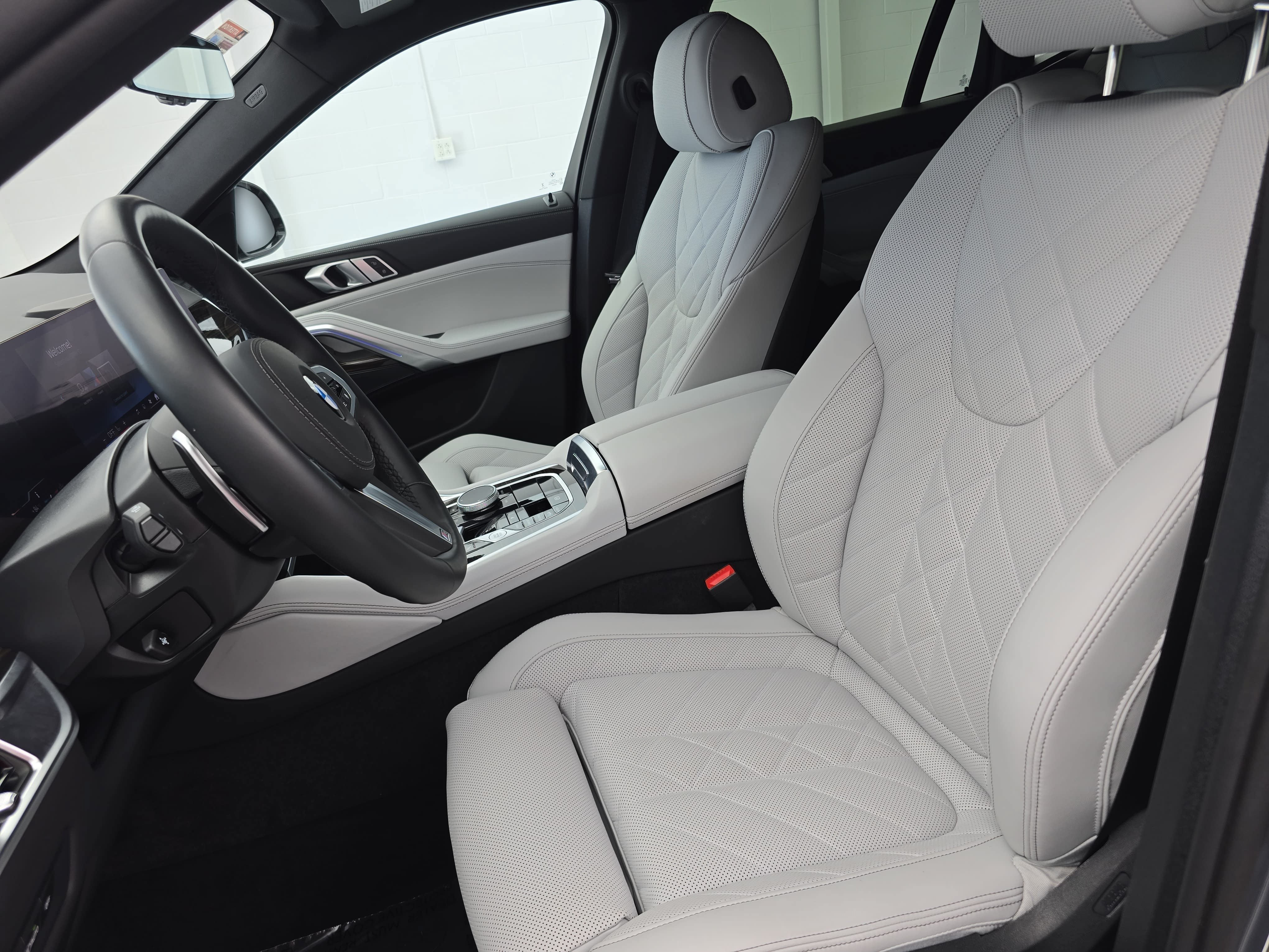 Used 2025 BMW X6 xDrive40i AWD/4WD image 15