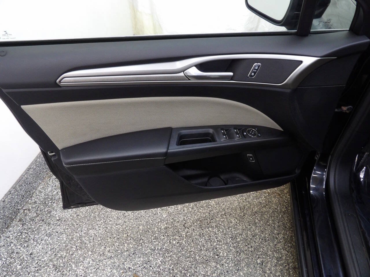 Used 2018 Ford Fusion S FWD image 7