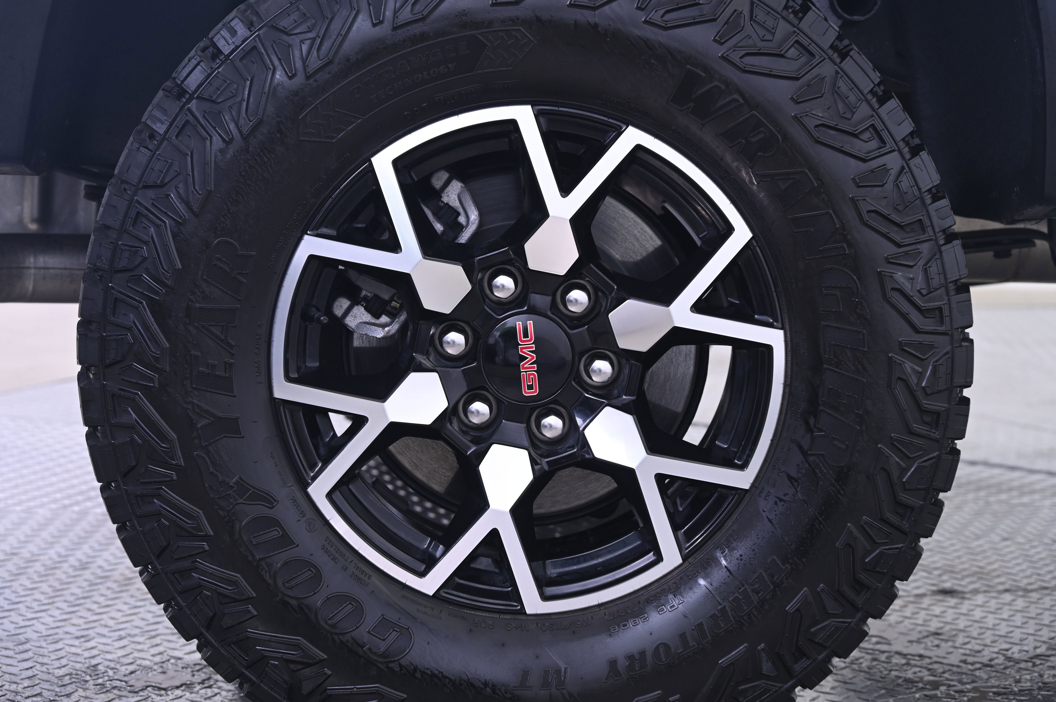 Used 2026 GMC Canyon AT4X image 14