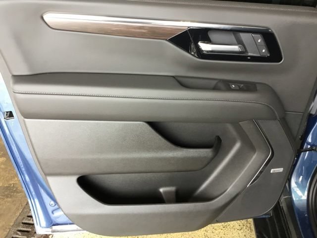 New 2026 Chevrolet Suburban LT w/ Comfort Package AWD/4WD image 41