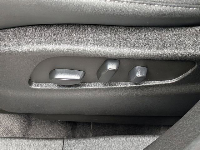 Certified 2023 Cadillac XT4 Premium Luxury w/ Cold Weather Package AWD/4WD image 19