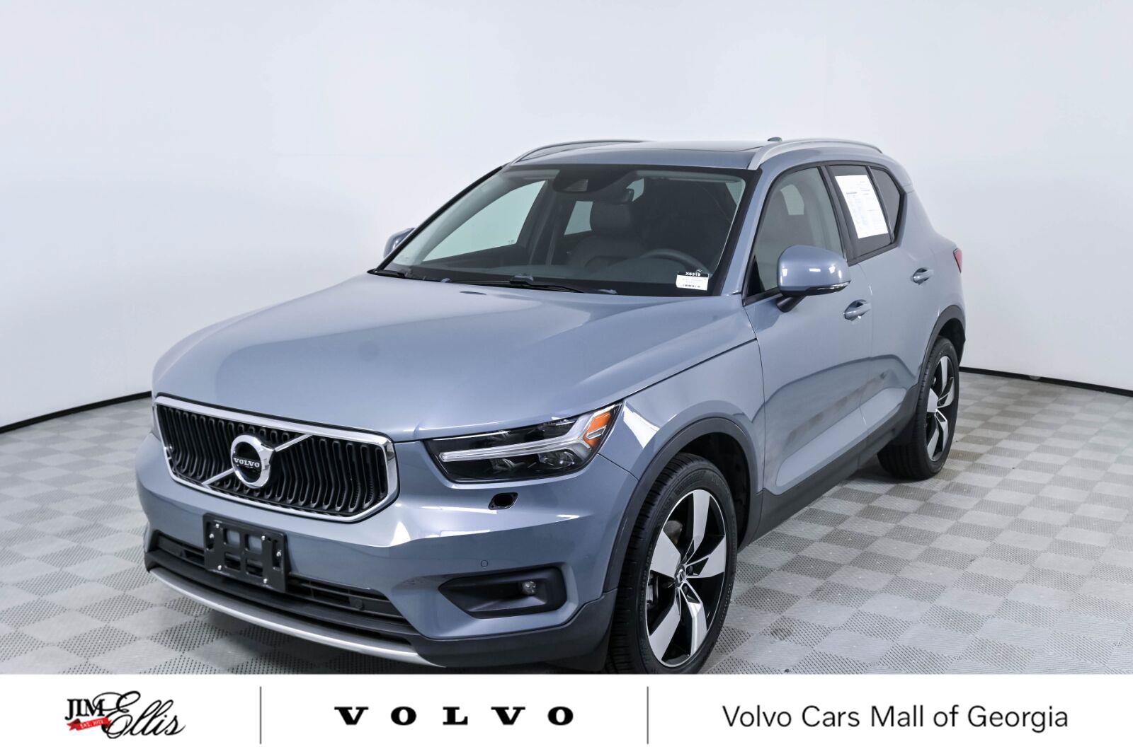Used 2022 Volvo XC40 T5 Momentum w/ Premium Package AWD/4WD image 1