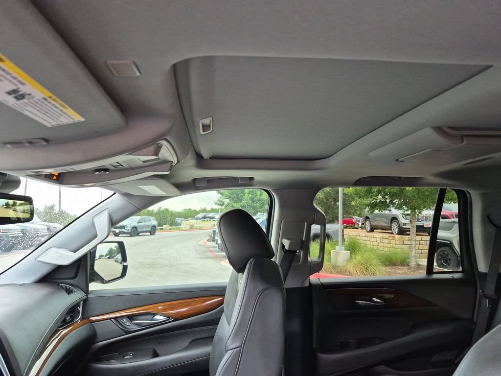 Used 2020 Cadillac Escalade Premium Luxury RWD image 32