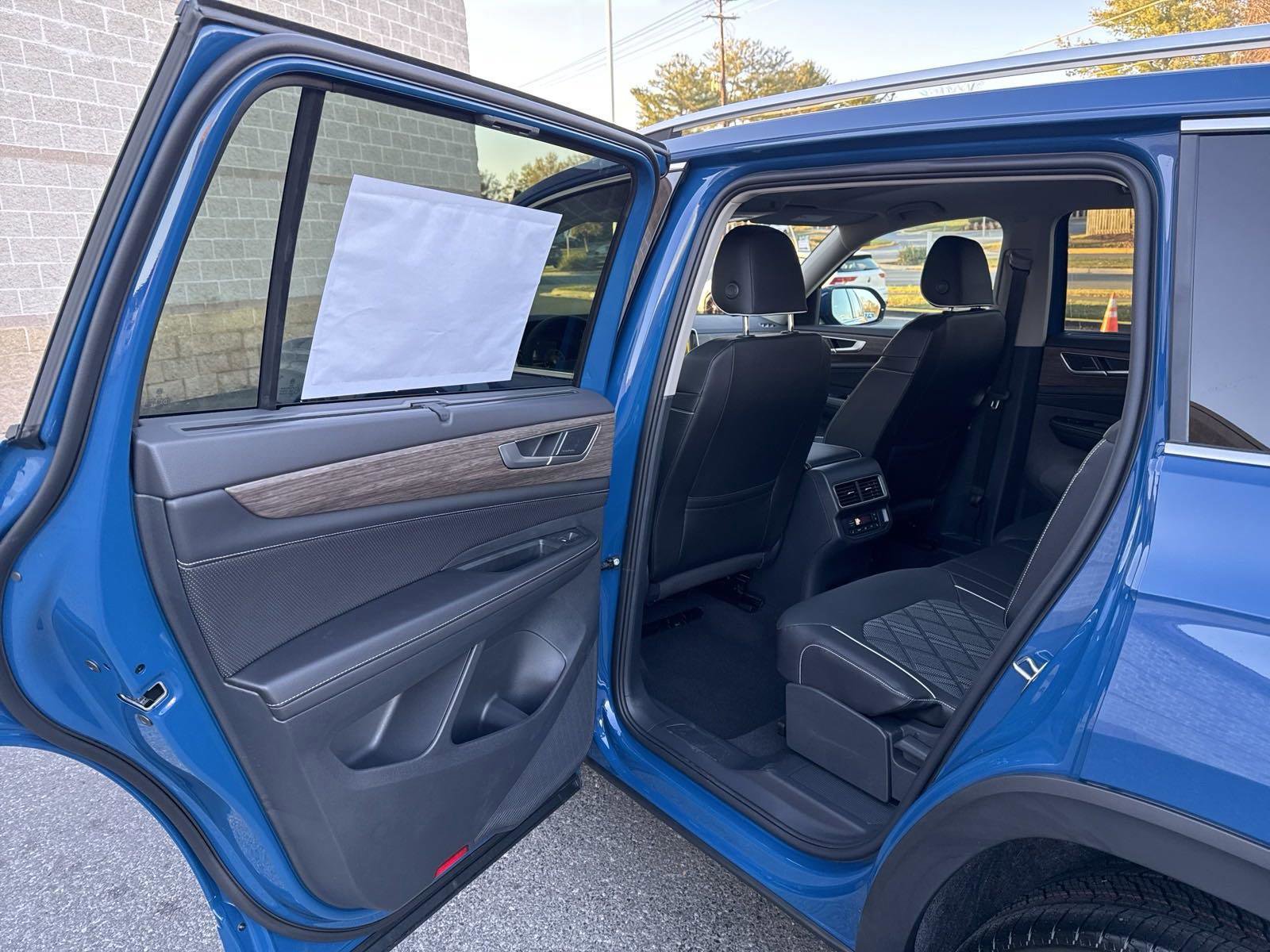 New 2025 Volkswagen Atlas SEL Premium R-Line image 26