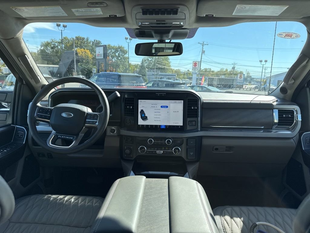 Used 2025 Ford F350 Platinum w/ Platinum Plus Package image 23