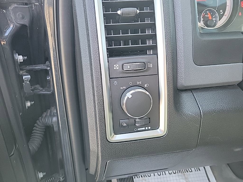 Used 2018 RAM 2500 SLT AWD/4WD image 10
