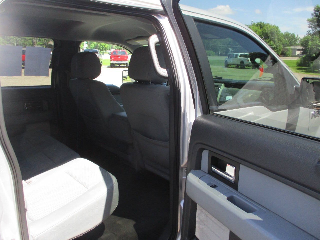 Used 2014 Ford F150 XLT w/ Equipment Group 302A Luxury AWD/4WD image 20