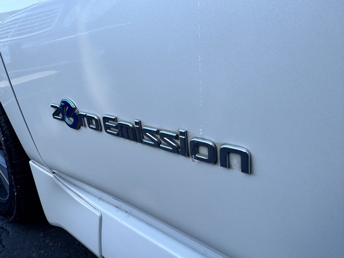 Used 2018 Nissan Leaf SV FWD image 17