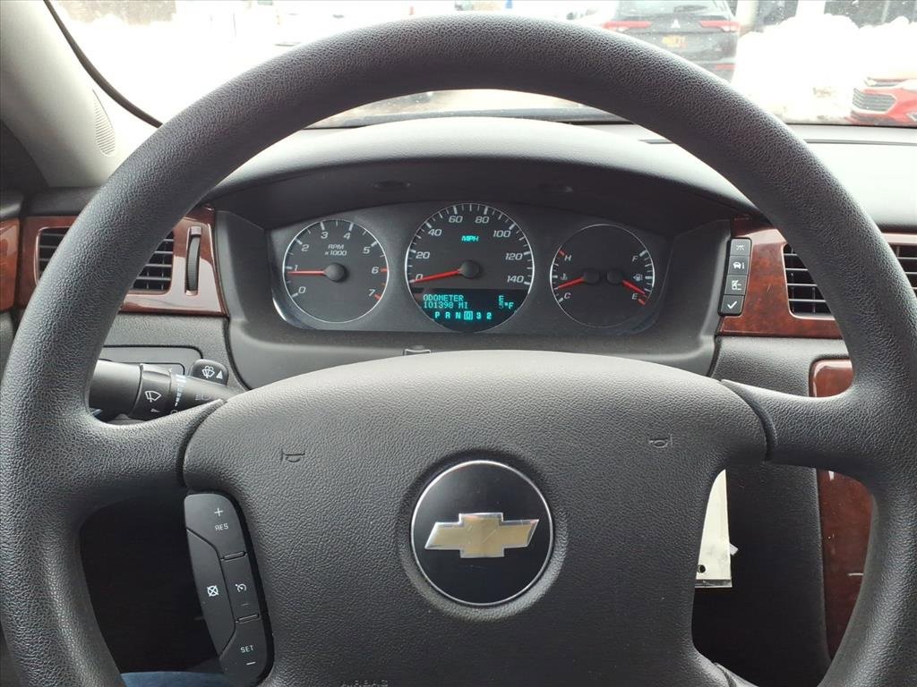 Used 2009 Chevrolet Impala LT image 14