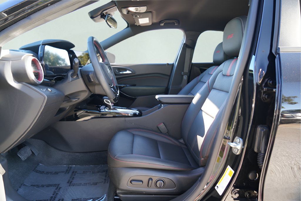 Used 2026 Chevrolet Trax RS w/ Driver Confidence Package FWD image 8