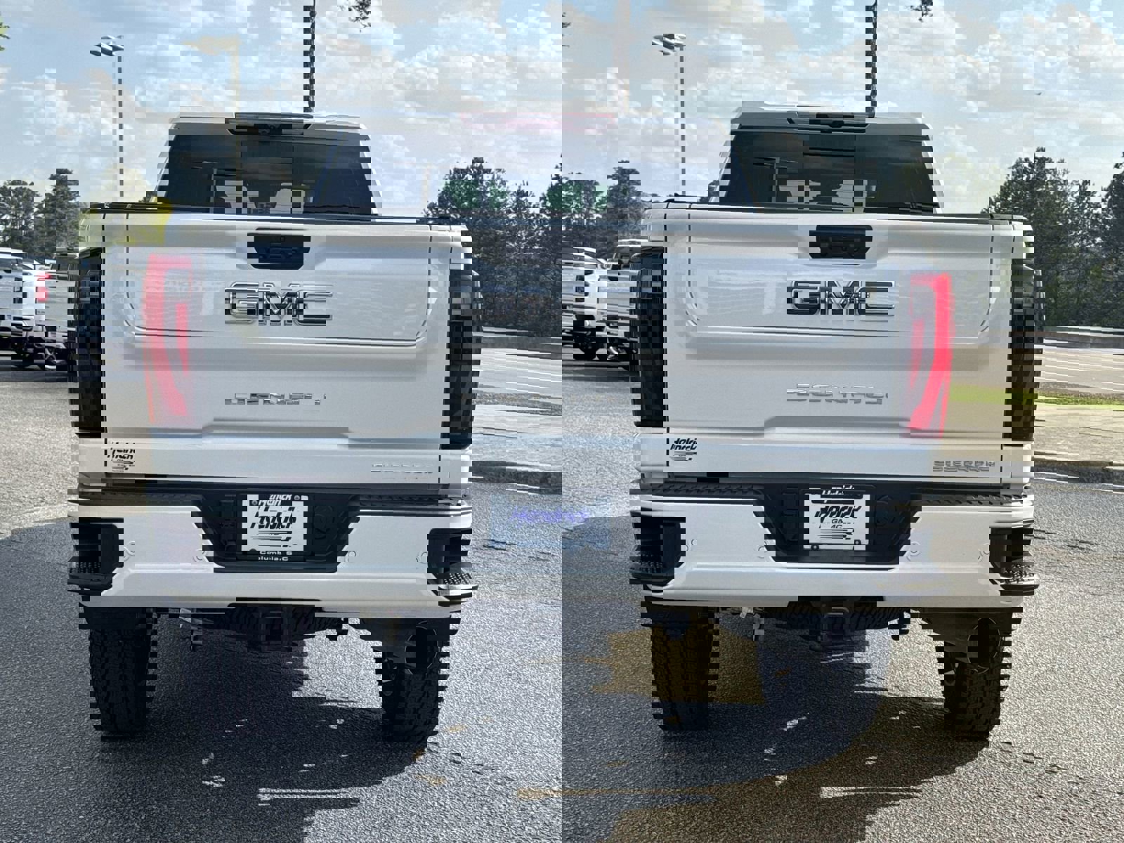 Used 2025 GMC Sierra 2500 Denali Ultimate image 9