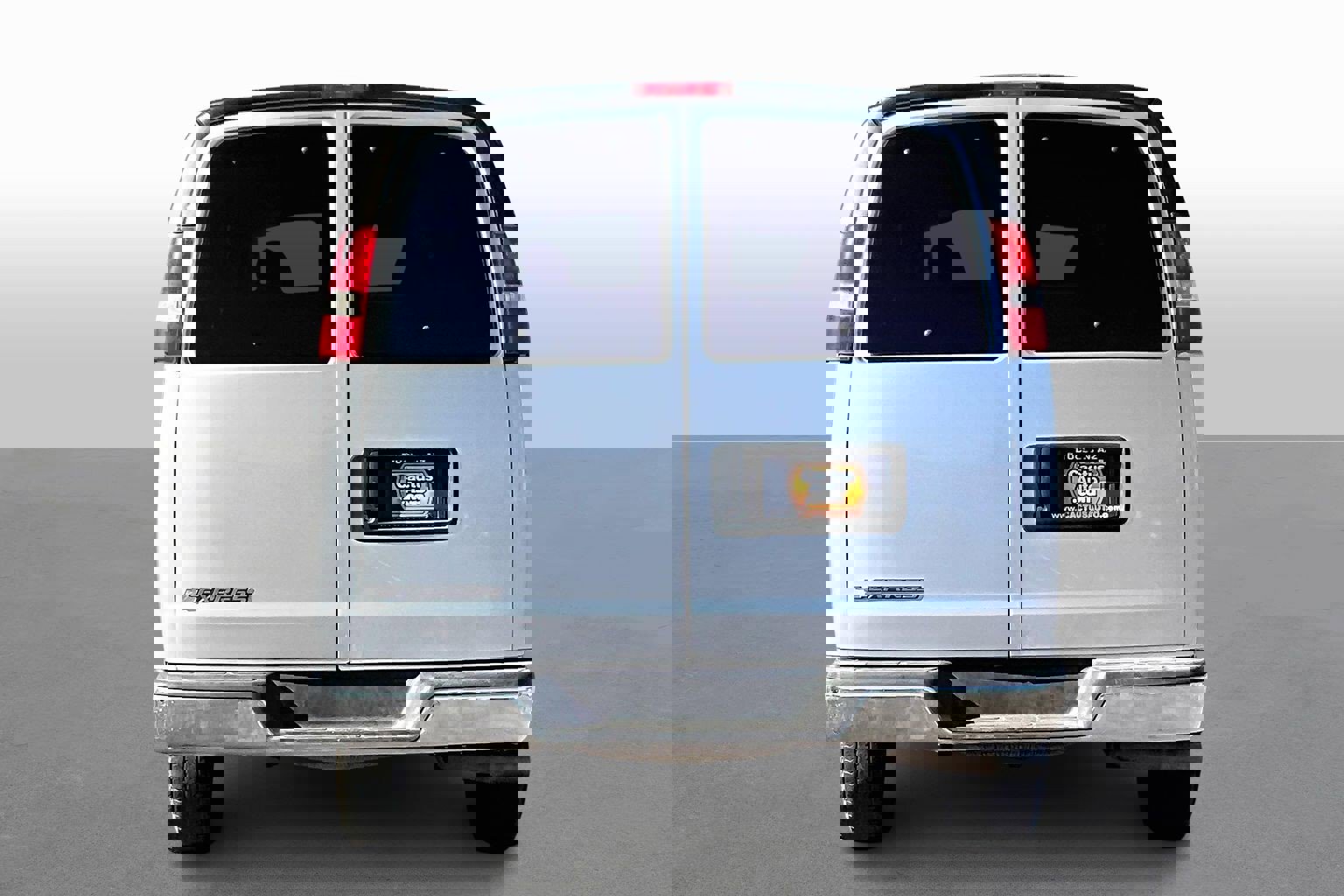 Used 2016 Chevrolet Express 3500 LT w/ LT Preferred Equipment Group image 4