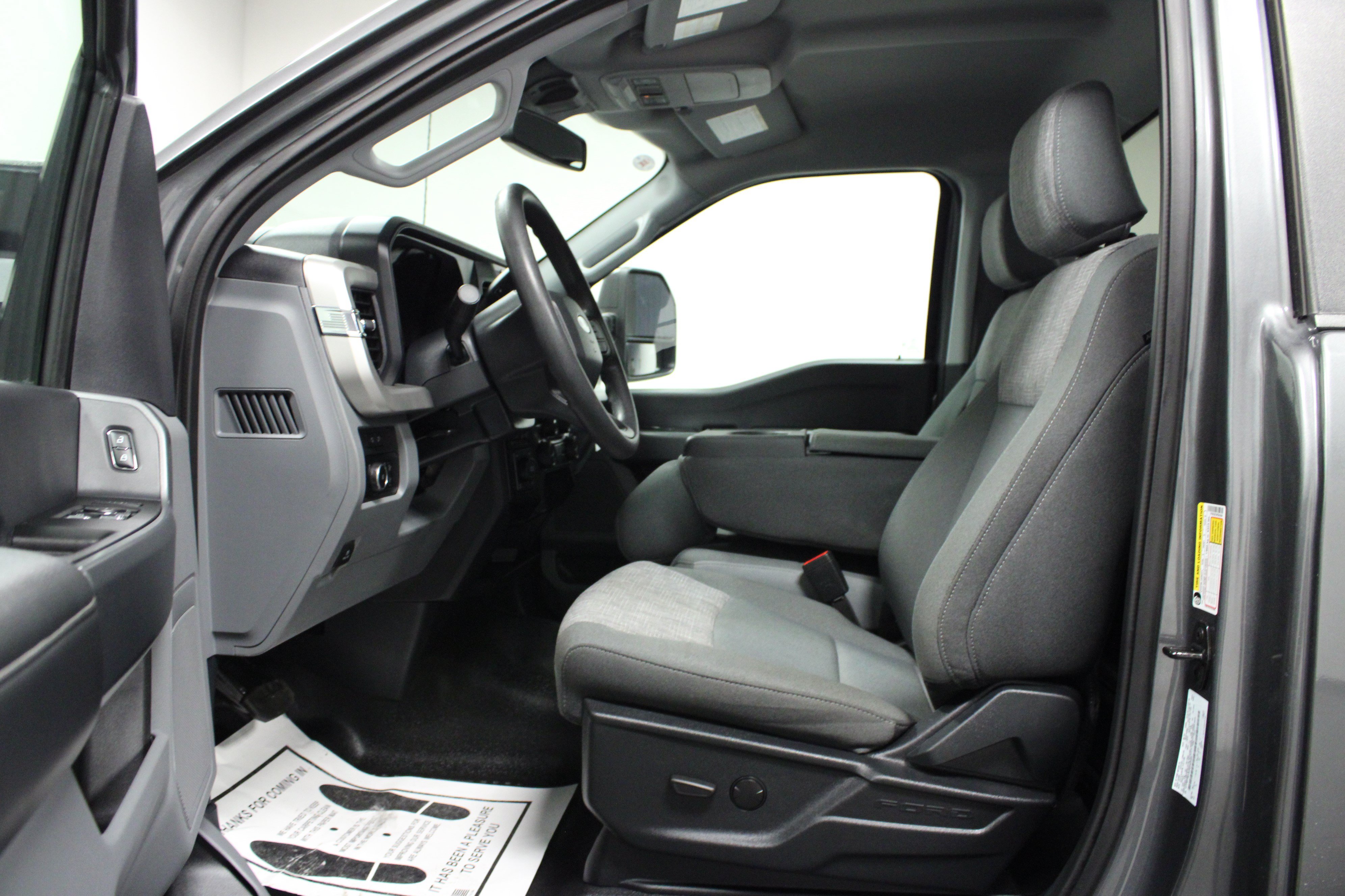 Used 2023 Ford F350 4x4 Regular Cab Super Duty image 12