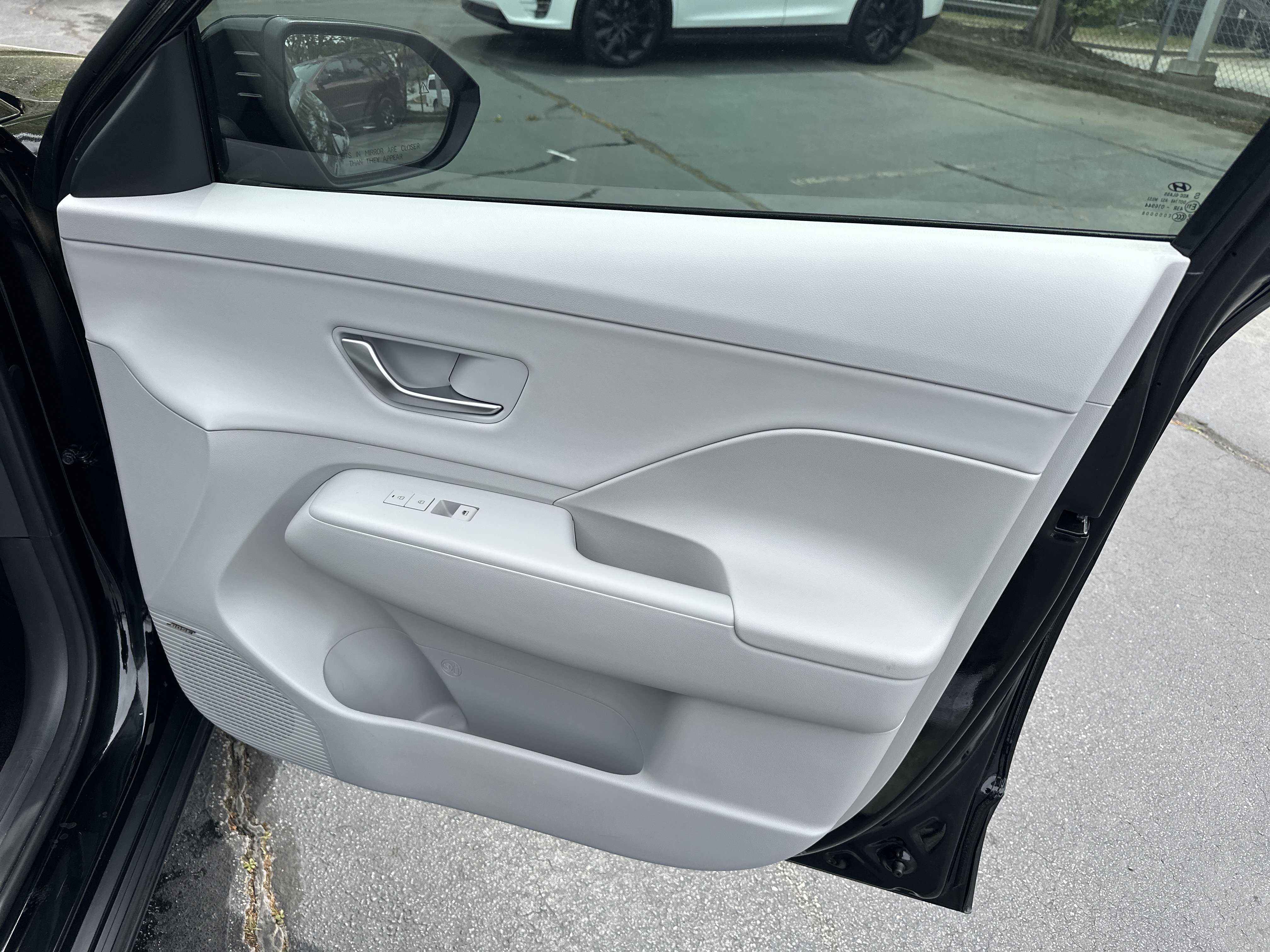 Used 2025 Hyundai Kona Limited image 16