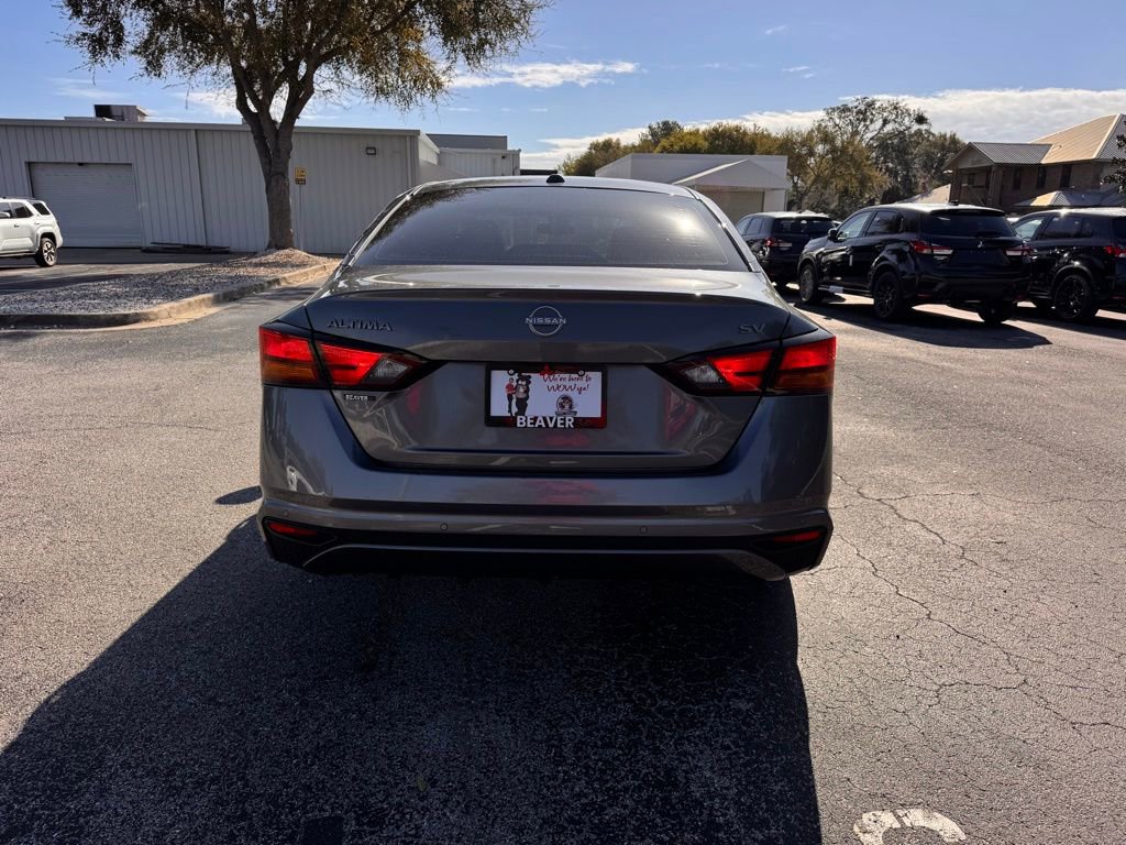 Used 2024 Nissan Altima 2.5 SV image 8