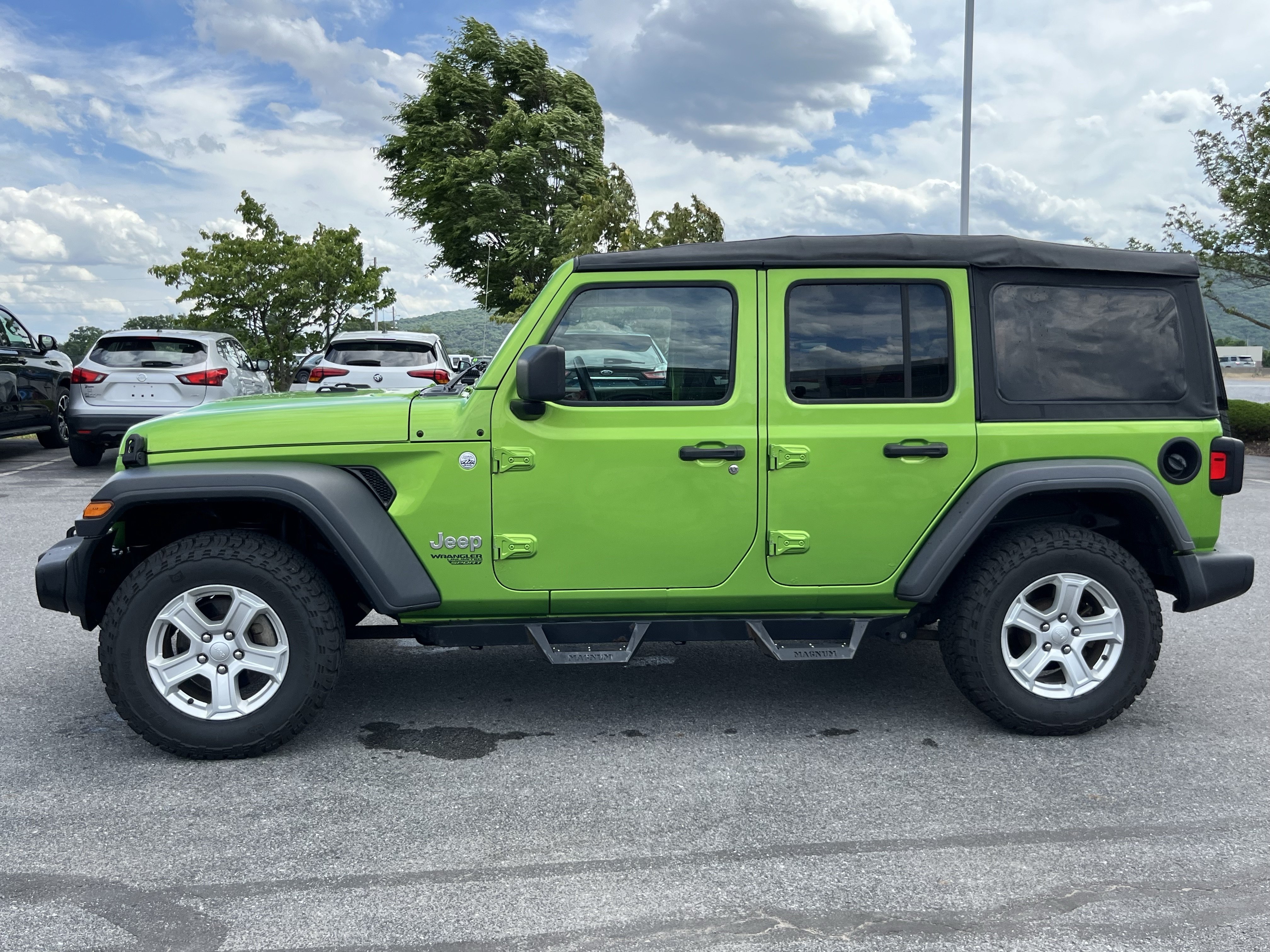 Used 2018 Jeep Wrangler Unlimited Sport S AWD/4WD image 8