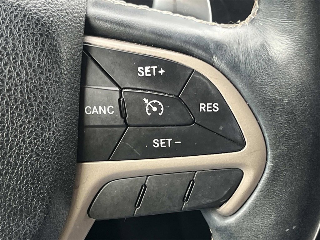 Used 2017 Jeep Grand Cherokee Limited image 27