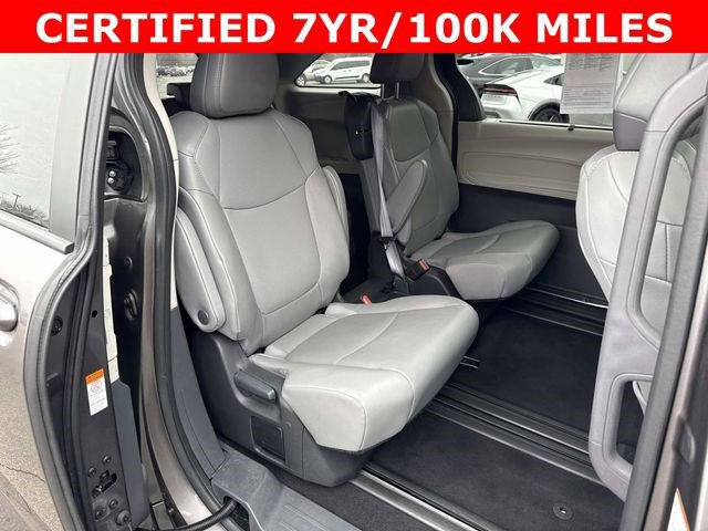 Used 2024 Toyota Sienna XLE image 11