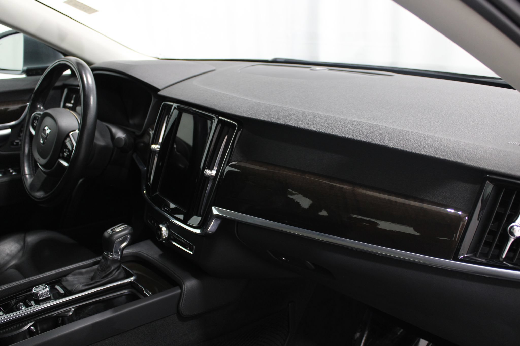 Used 2018 Volvo S90 T5 Momentum w/ Convenience Package AWD/4WD image 26