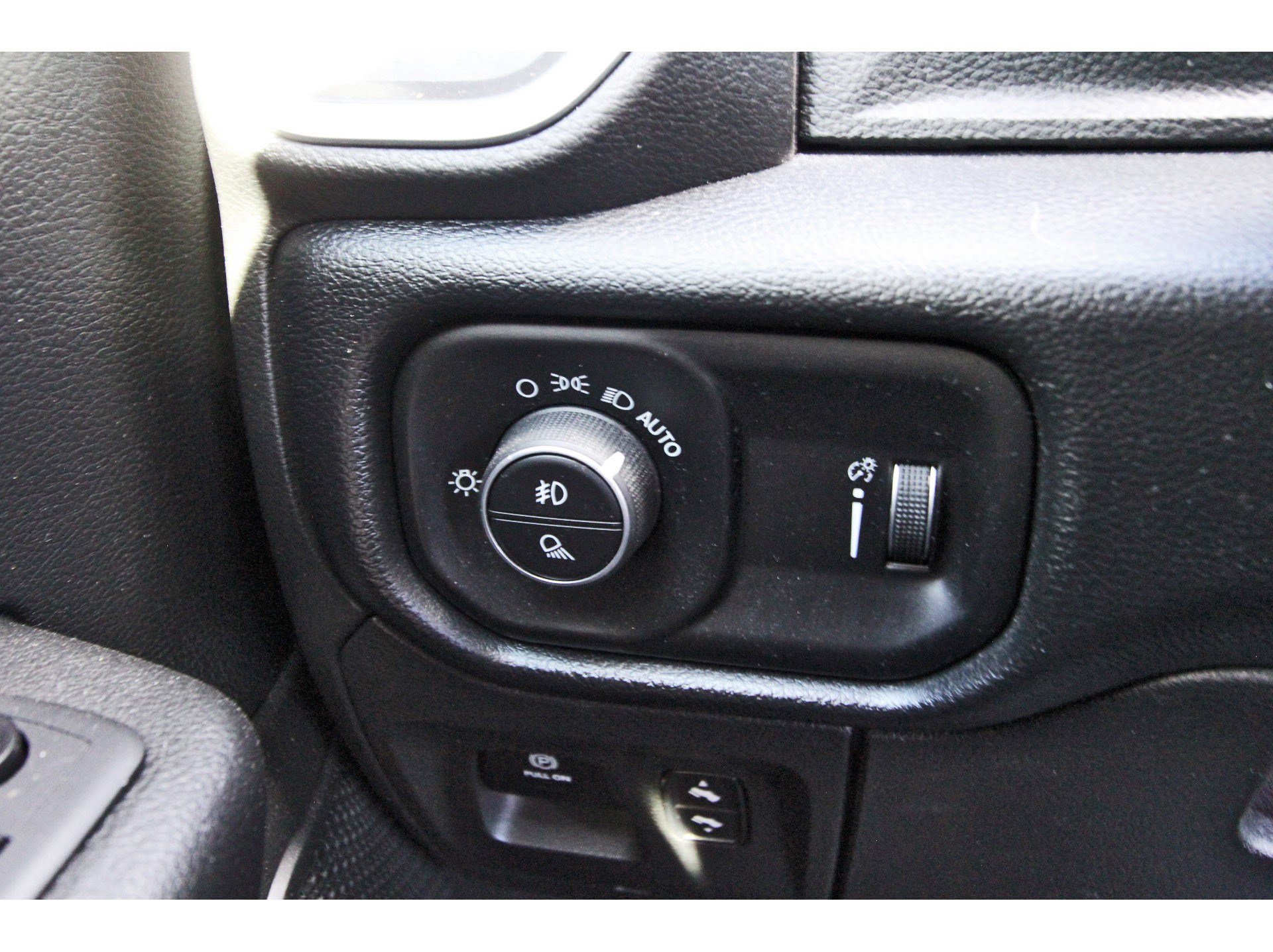 Used 2020 RAM 1500 Lone Star image 20