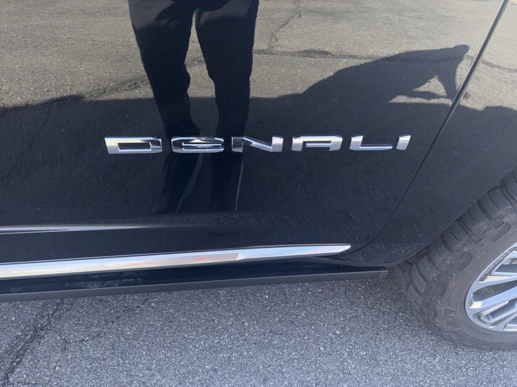 New 2025 GMC Yukon XL Denali w/ Sun & Power Step Package image 6