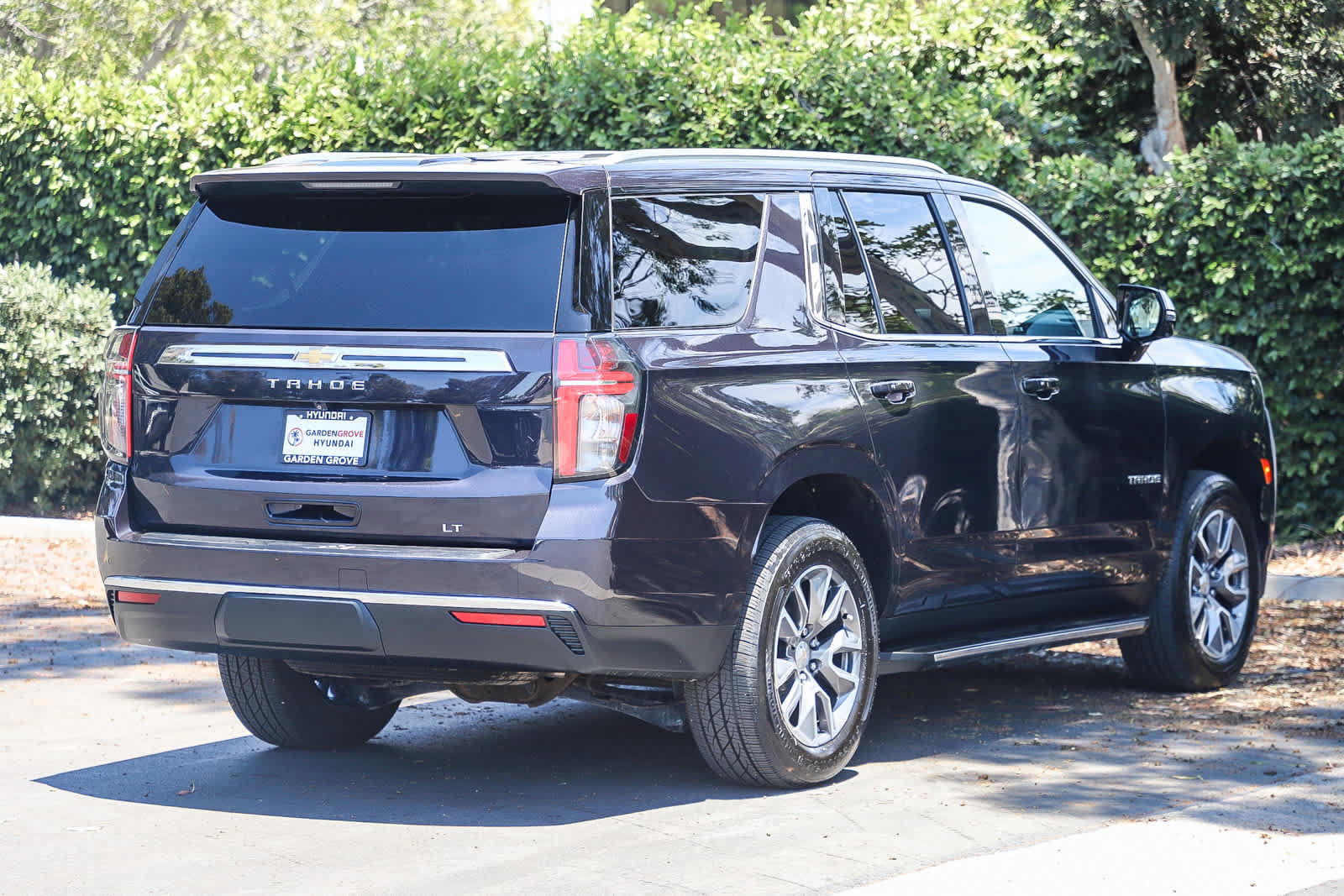 Used 2024 Chevrolet Tahoe LT w/ Luxury Package RWD image 6