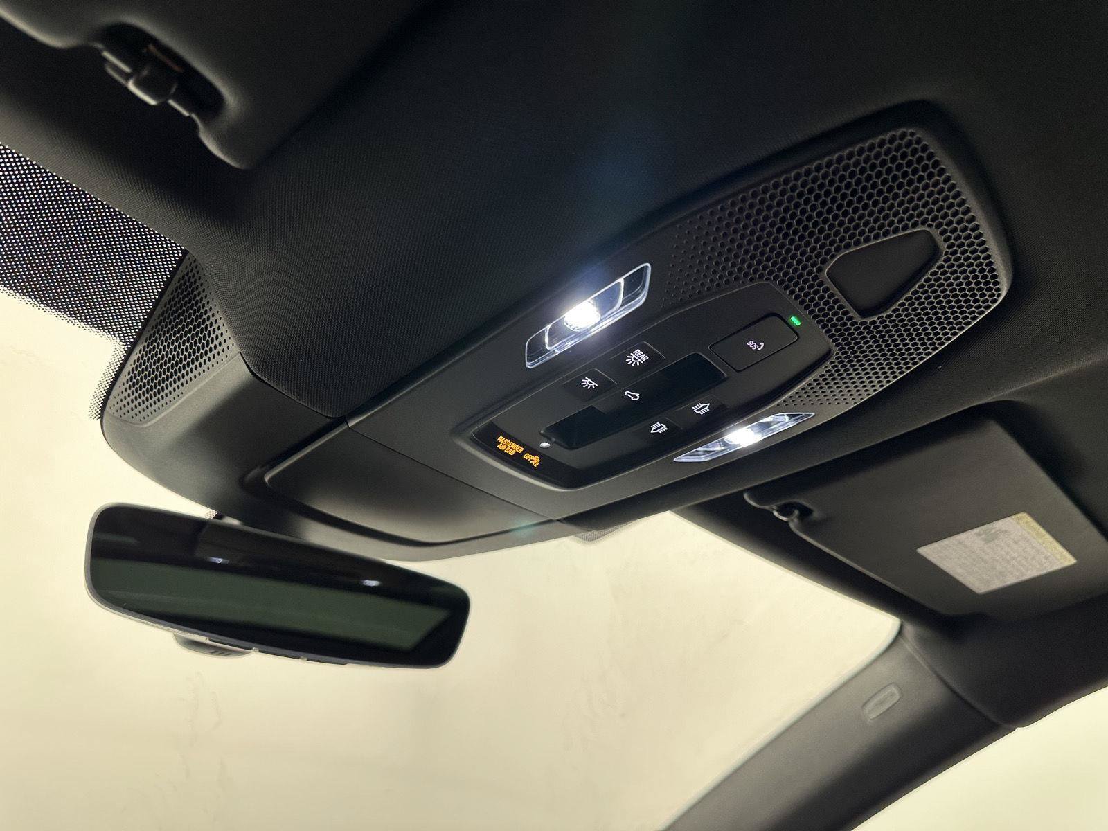 New 2026 Porsche Macan 4S Electric AWD/4WD image 32