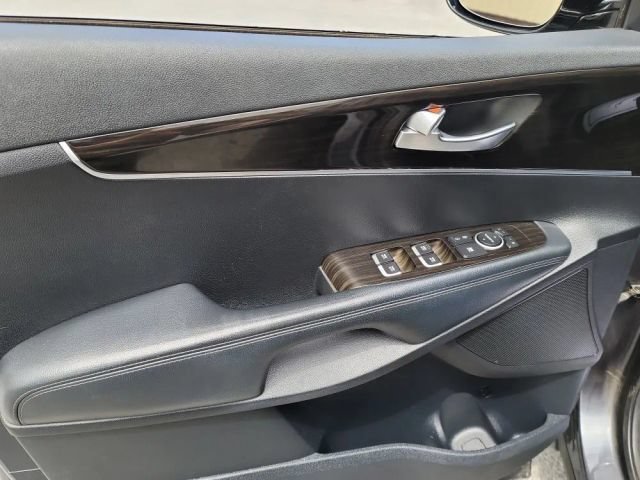 Used 2019 Kia Sorento AWD V6 image 13