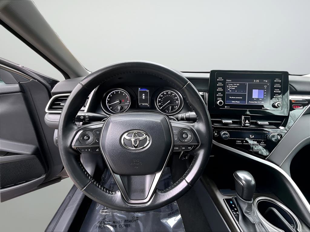Used 2023 Toyota Camry SE image 10