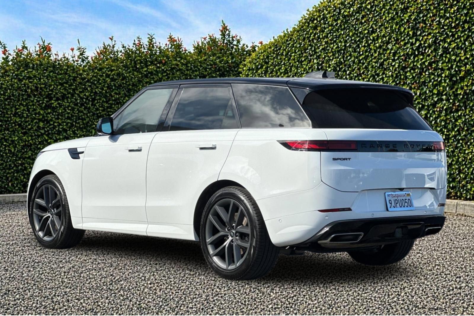 Used 2024 Land Rover Range Rover Sport Dynamic SE AWD/4WD image 4
