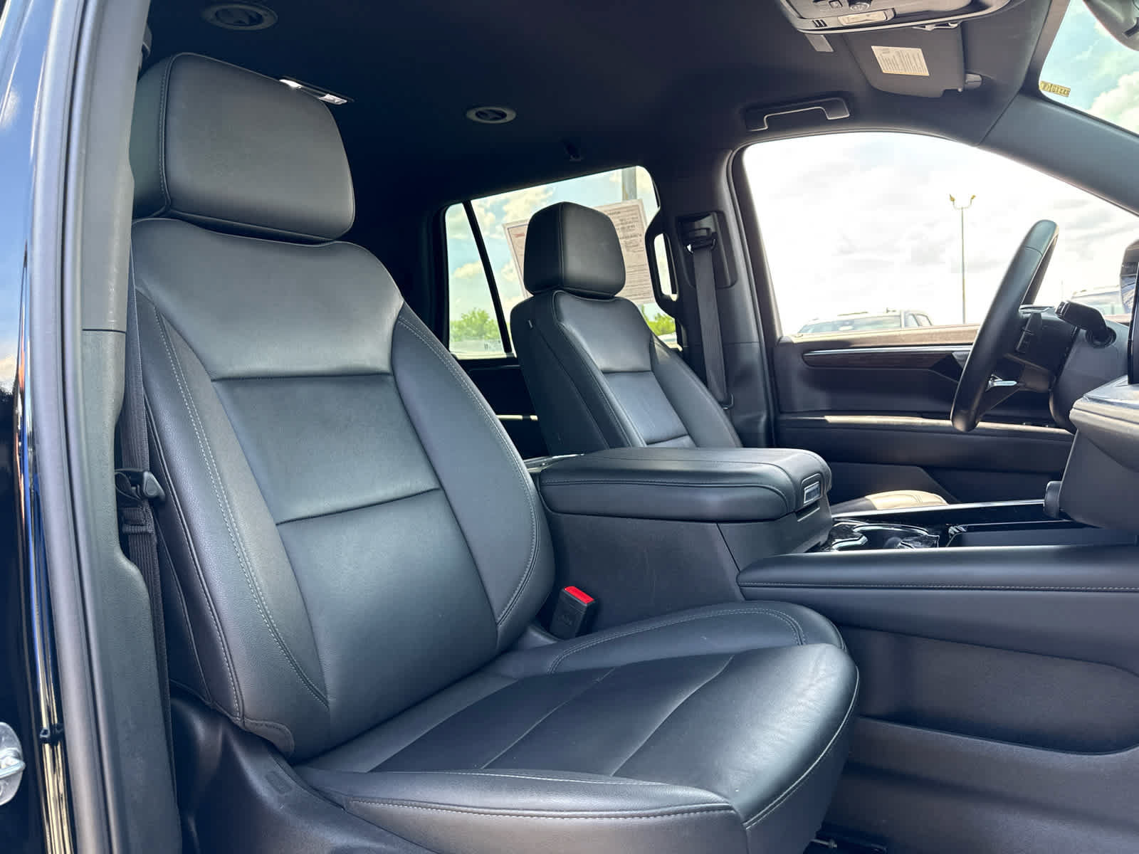 Certified 2025 Chevrolet Tahoe LT AWD/4WD image 24