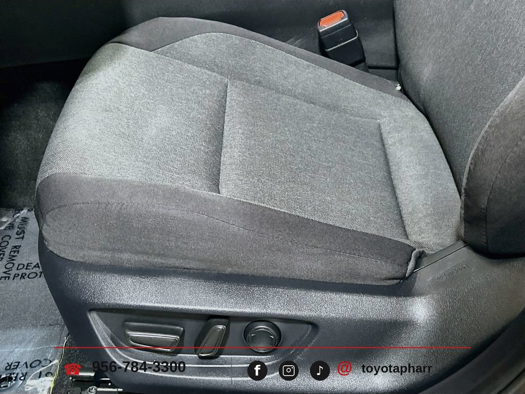 Used 2025 Toyota Camry LE w/ Convenience Package FWD image 17